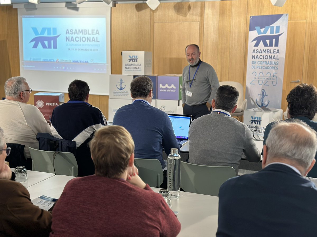 Celebramos la XII Asamblea Nacional con la participación de medio centenar de pescador@s. Inauguran este encuentro Daniel Voces,Director Gerente de la Patronal Europea de la Pesca, Europêche y Ana Núñez, Subdirectora General de Seguridad, Contaminación e Inspección Marítima.