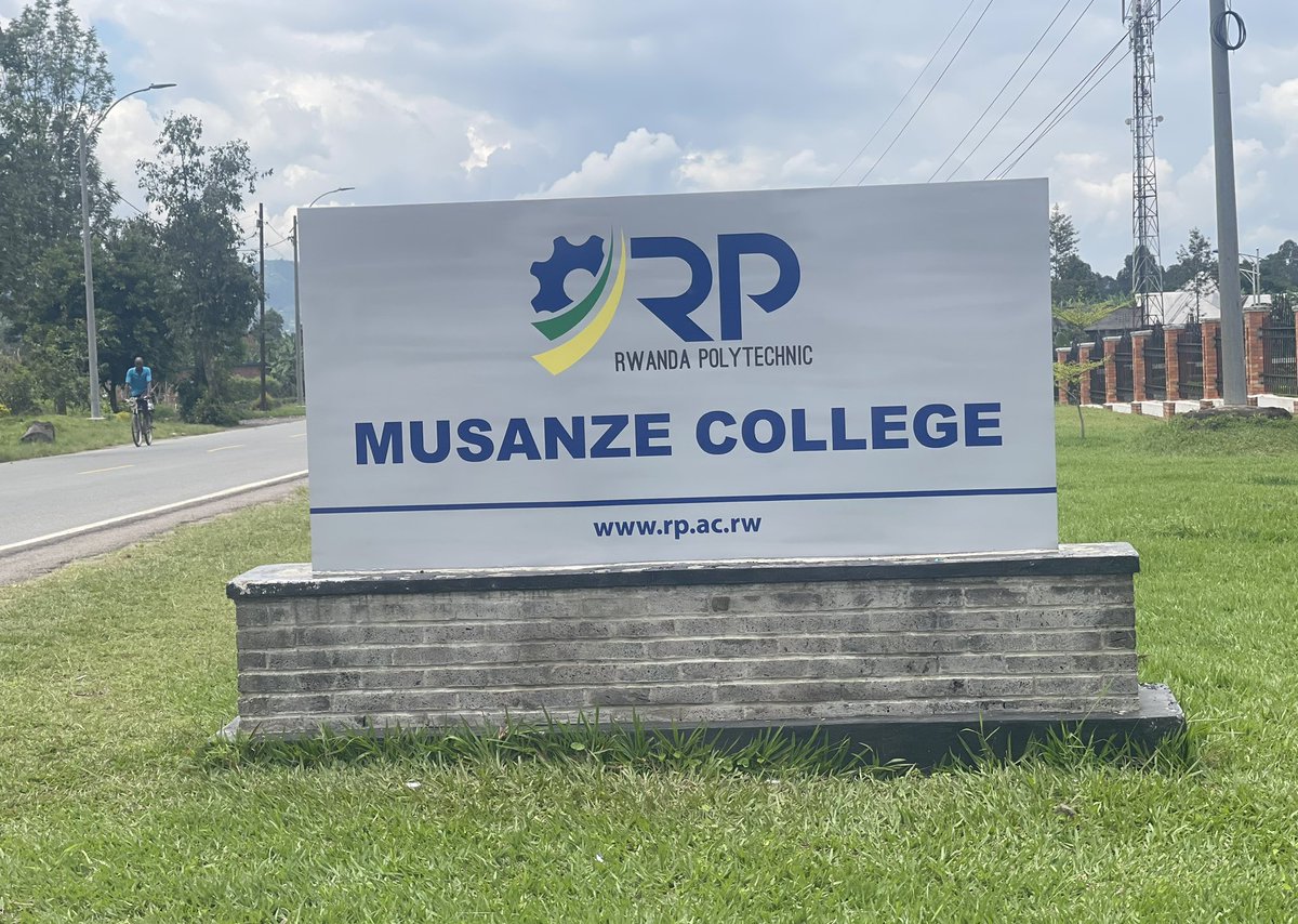 Emile ABAYISENGA (@abem2002) on Twitter photo Twe abo muri Nkotsi na Bikara turabatashya abari mubindi bice bitandukanye by’U 🇷🇼 rwacu rwizaaaaa <a href="/MusanzeCollege/">RP-Musanze College</a> Twe abo muri Nkotsi na Bikara turabatashya abari mubindi bice bitandukanye by’U 🇷🇼 rwacu rwizaaaaa <a href="/MusanzeCollege/">RP-Musanze College</a>