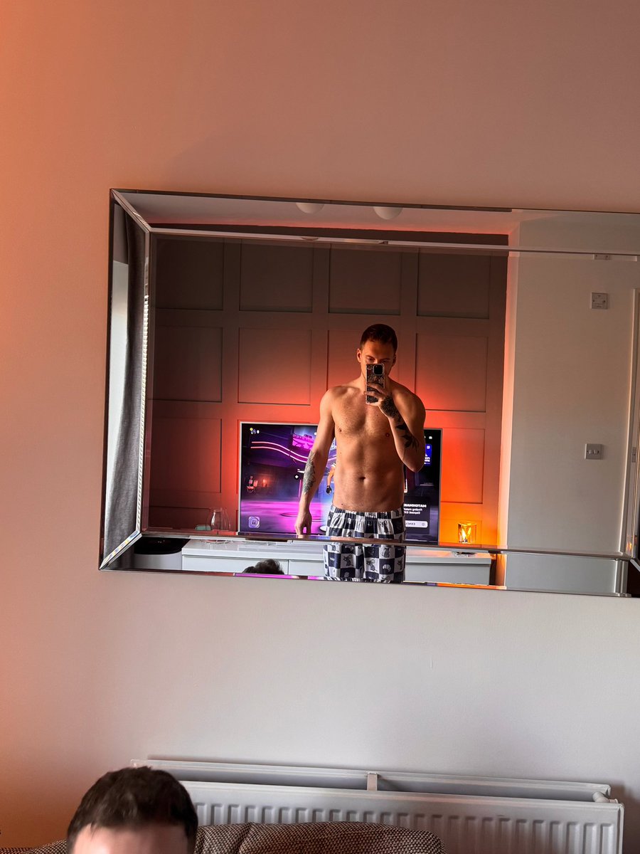 ConnorTMcKay's tweet photo. zero luck trying to distract him from Fortnite!!!!!!!!!!!!!! https://t.co/5ogdAeIAbC