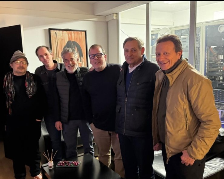 Estos señores tan feos son los artífices de la posproducción de "La Bala"...Mario, Gona, Alfonso, David y David, más Javier, que no sale en la foto...Gracias por el apoyo incondicional al proyecto. Gracias a vosotros ahora La Bala está  niquelada!!!