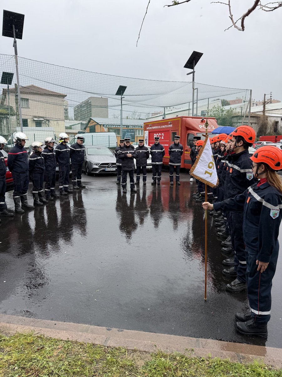 sis_2b's tweet photo. #DevoirDeMemoire nous avons honoré ce matin la mémoire de notre Ami Marco Orsini en présence de sa Famille, des personnels du CSP et des JSP. Son souvenir est toujours présent et il traverse les générations. Riposa in Santa Pacè Caru Marco, un ci scurderemu mai d’issa disgrazia. https://t.co/ok88TS9Na8