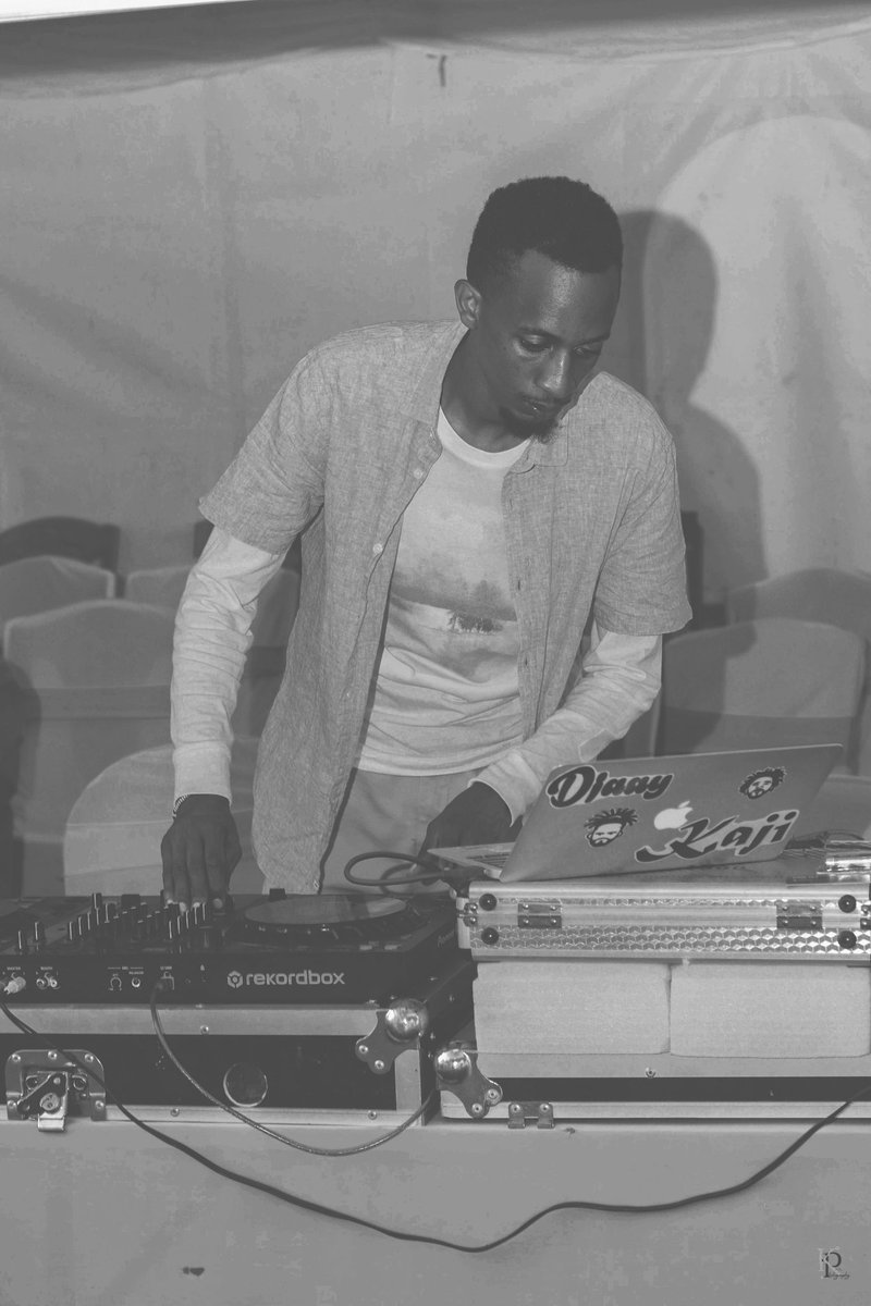 Djaay_kaji's tweet photo. #SoundHire
#DjServices
#PublicAdress
For all your Events
๐ Quality Speakers
๐Live Dj
๐Good Music
๐Wireless Mics
๐Cable Management https://t.co/1z9CX1WBR1