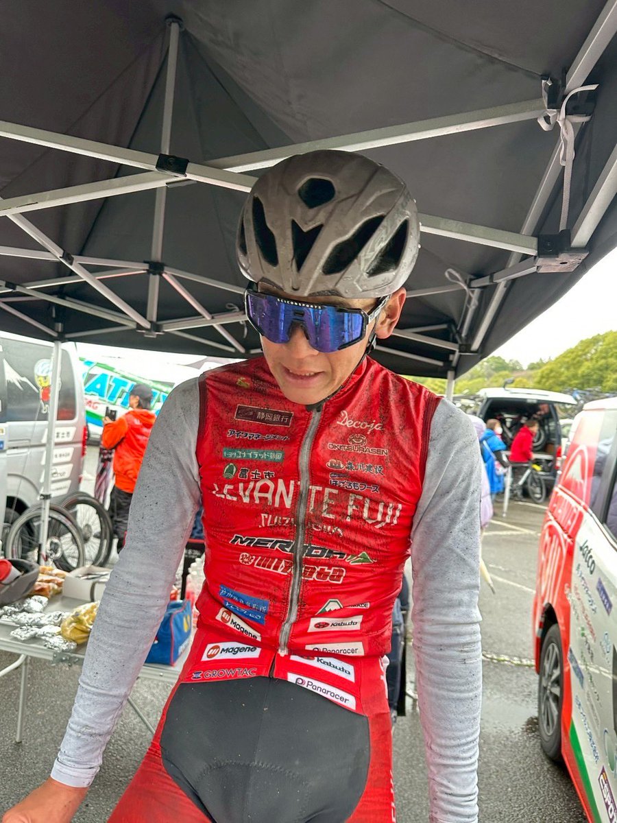 ryotokotoko's tweet photo. 真岡芳賀ロードレース10位
耐えました。
@levantefuji
#meridabikes #Kabuto #sellesmp #mizutanibicycle #パナレーサー #magene #growtac #footmax #bodytoughness #scicon #manys #hagoromofoods #lezyne #decoja #karadafactory #itoen #evian #ワコーズ https://t.co/n1dT6RIpFx