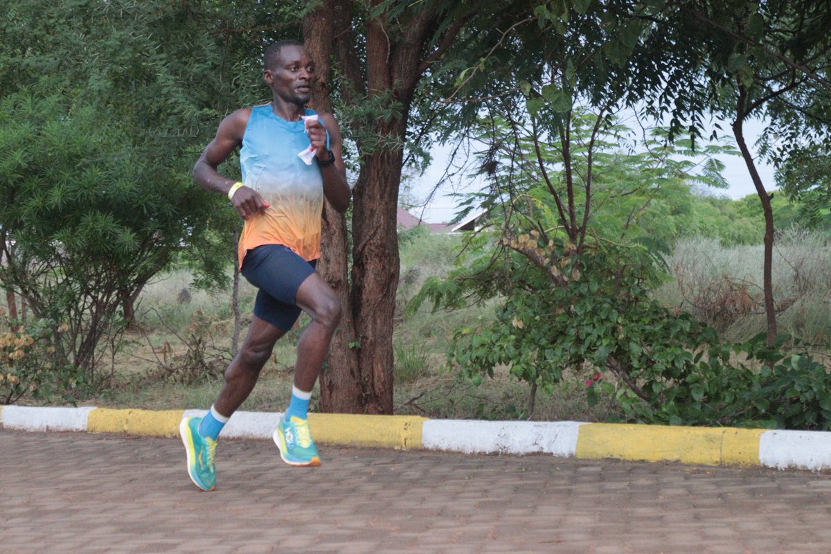 AmosNzuki62012's tweet photo. #10milliontreesrun https://t.co/9bFS4z4jcO