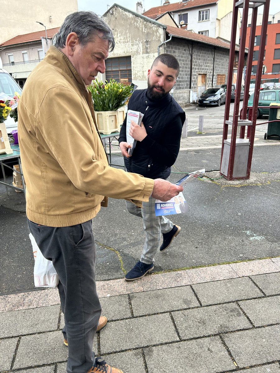 Remi_Berthoux's tweet image. Ce matin sur le marché de #SaintFons  pour rappeler nos propositions sur la sécurité.

Avec @J_Bardella et @MLP_officiel pour rétablir l’ordre partout et pour tous ! #circo6914