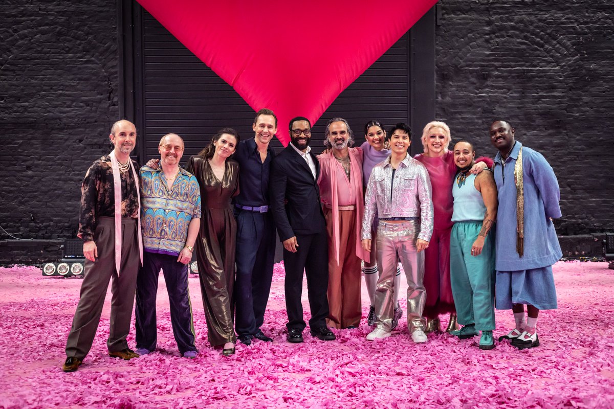The Jamie Lloyd Co (@jamielloydco) on Twitter photo Calling Shakespearean Legends to the stage. ⭐️
Honoured to have <a href="/IanMcKellen/">Ian McKellen</a> and #ChiwetelEjiofor join us.
#MuchAdoAboutNothing
📸: <a href="/snapperjeff/">Jeff Spicer</a>, <a href="/Justine35mm/">Justine Matthew</a> Calling Shakespearean Legends to the stage. ⭐️
Honoured to have <a href="/IanMcKellen/">Ian McKellen</a> and #ChiwetelEjiofor join us.
#MuchAdoAboutNothing
📸: <a href="/snapperjeff/">Jeff Spicer</a>, <a href="/Justine35mm/">Justine Matthew</a>