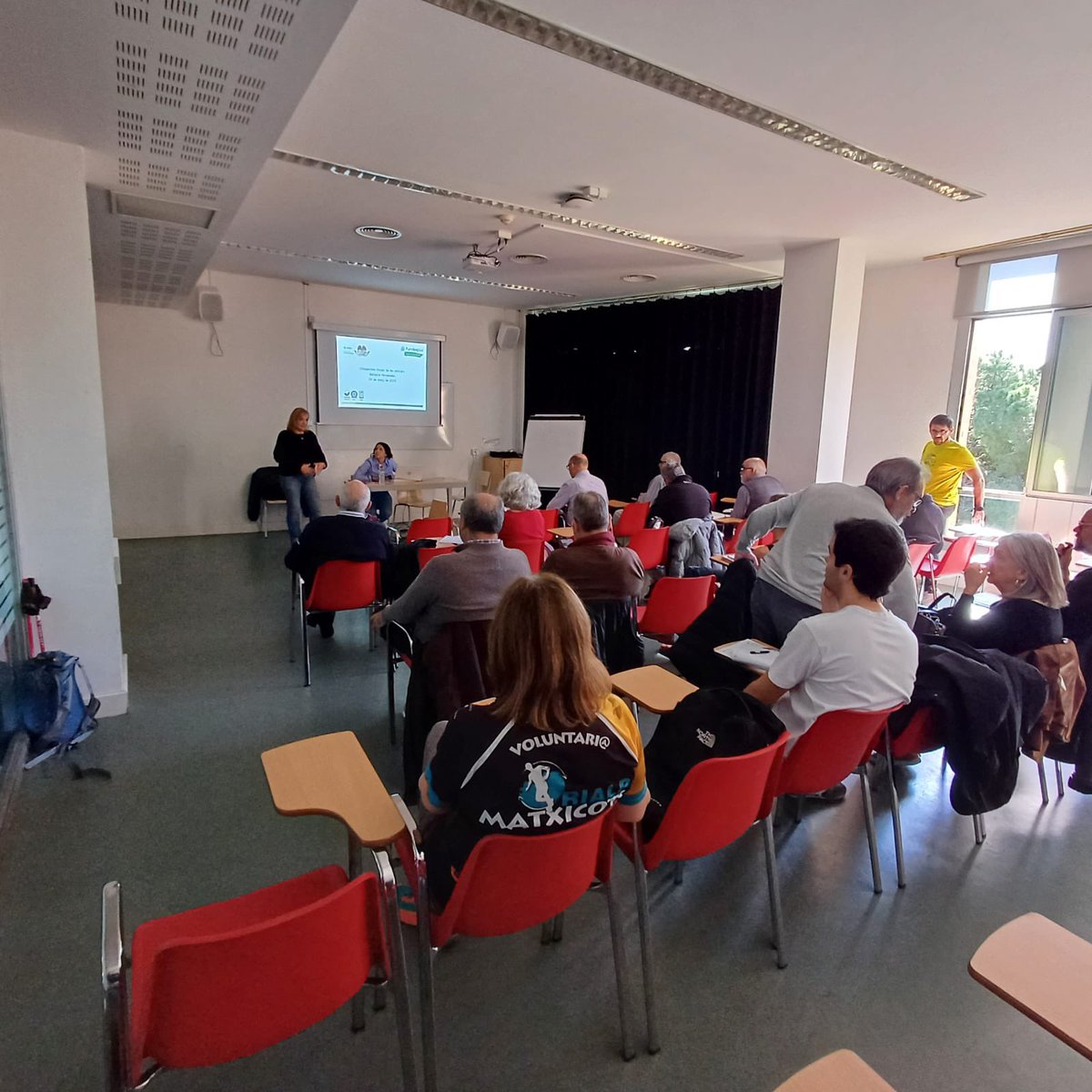 Èxit del curs sobre obligacions fiscals per entitats sense ànim de lucre de la <a href="/Ofvoluntariatsc/">Oficina Voluntariat</a> 

Moltes preguntes, moltes consultes i, sobretot, molta informació útil per enfortir el teixit associatiu de Sant Cugat.
<a href="/ajsantcugat/">Aj. Sant Cugat</a> 
<a href="/josepmvalles/">Josep Maria Vallès</a>