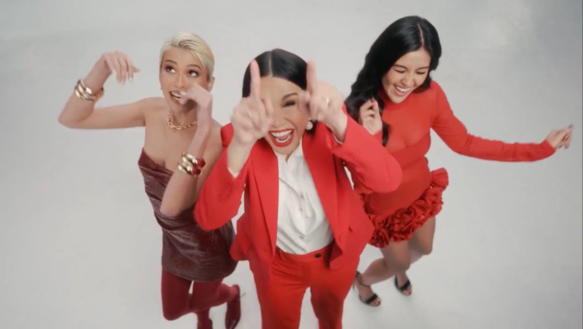 tonchelle_'s tweet photo. Reyna MV is out!๐
stream @michellemdee โs song Reyna now๐ฅฐ๐ซถ๐ผ
#REYNAOutNow #MichelleDee https://t.co/BetdFIPDpj