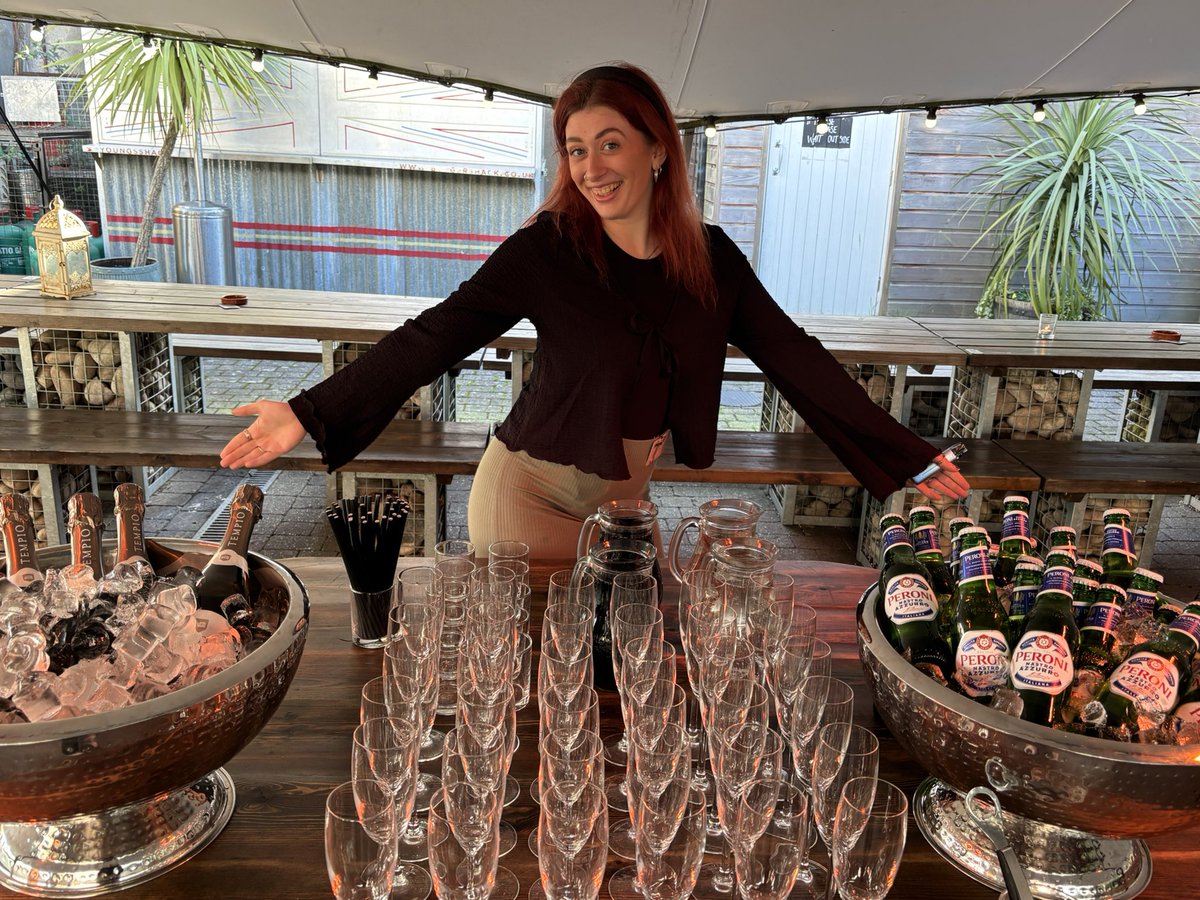 It’s a weekend of celebrations ✨ 

Host Maisie ready to go to greet guests - you can have your celebration here too 

Enquire online or phone and speak to Events Manager Jon 01392 495811