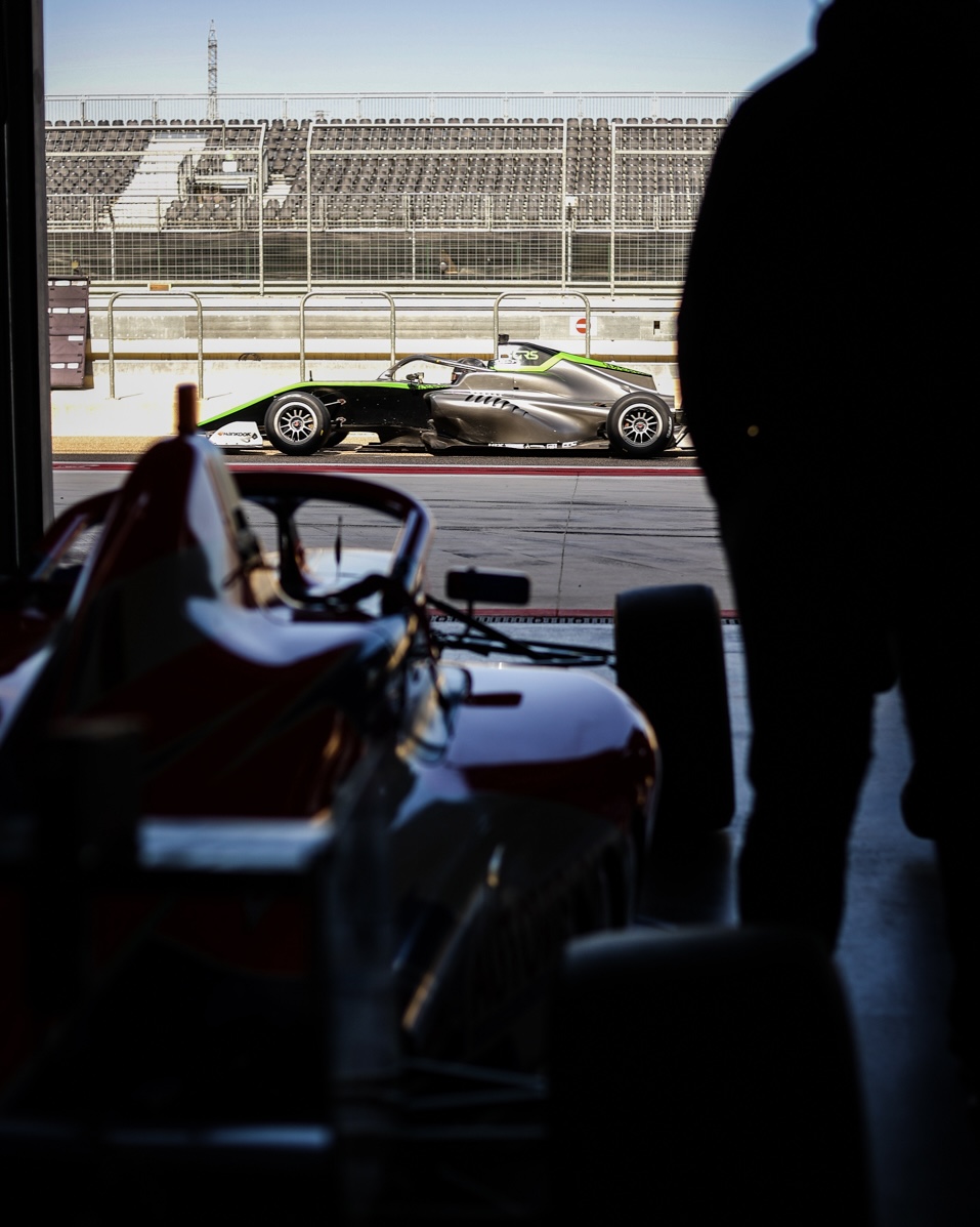 AragonMotorLand's tweet image. 🤯Casi 130 coches de competición se concentran este fin de semana en el circuito Alcañizano 🏁

🌎Pilotos de todo el mundo se concentran para conseguir uno de los títulos 🏆 que se disputan en estos 6 campeonatos nacionales 🇪🇸

🫵Estás dispuesto para disfrutar del mejor nivel ⁉️