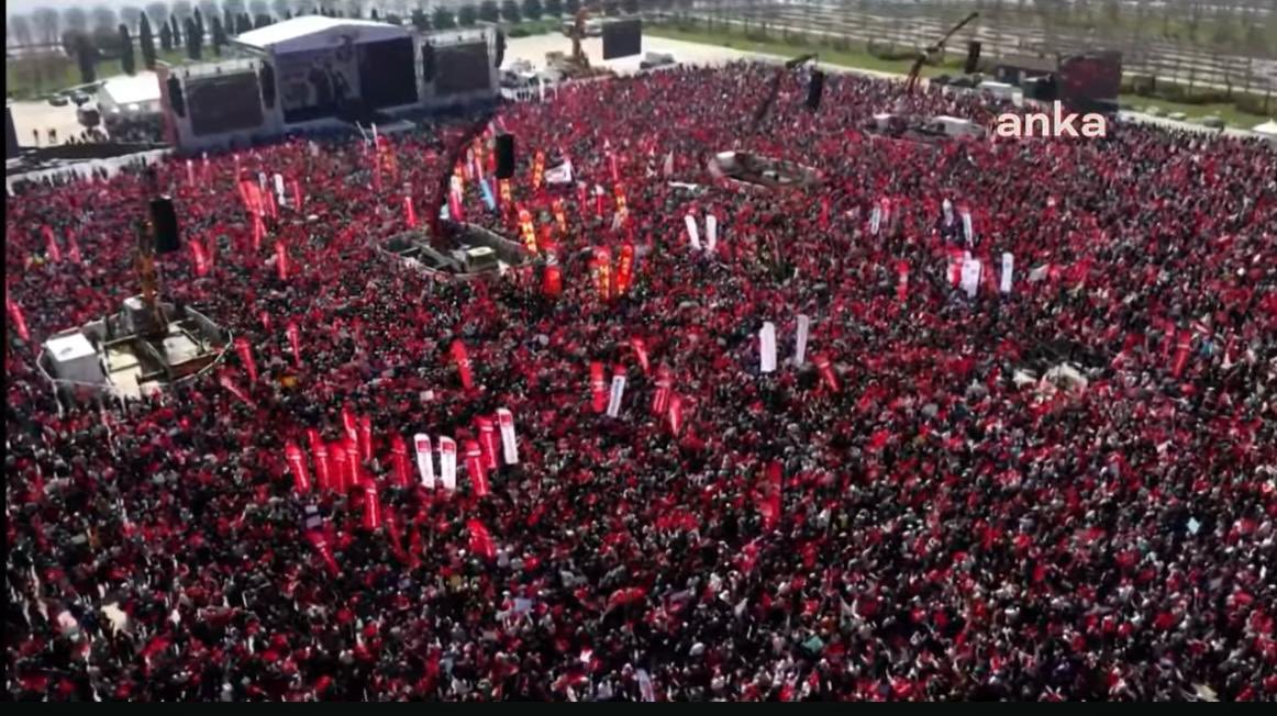 Hak Hukuk Demokrasi ve Adalet için bugün Maltepede eşi benzeri görülmemiş kalabalığı oluşturan elinde kalbinde Türk Bayrağını dalgalandıran tüm yüreklere helal olsun🇹🇷❤️
