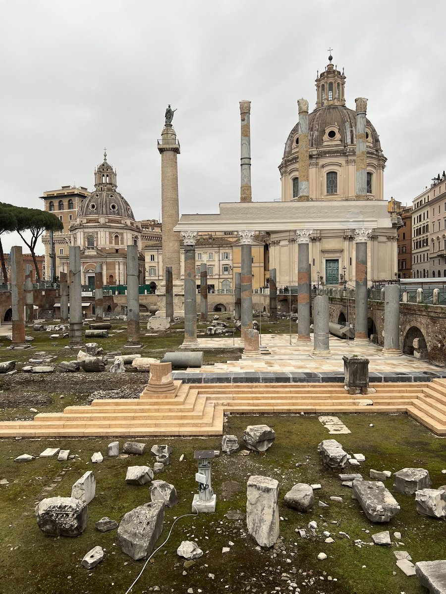 romazere's tweet photo. #ZEUDICRASH Zeudi mueve a las bolleras del mundo 🙃 Buongiorno Roma 😍 https://t.co/JcqzO18kg2