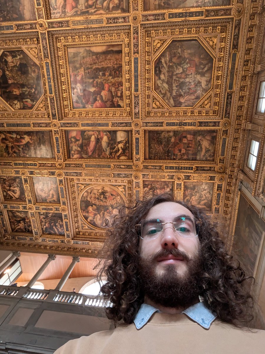 simoneup tweet media