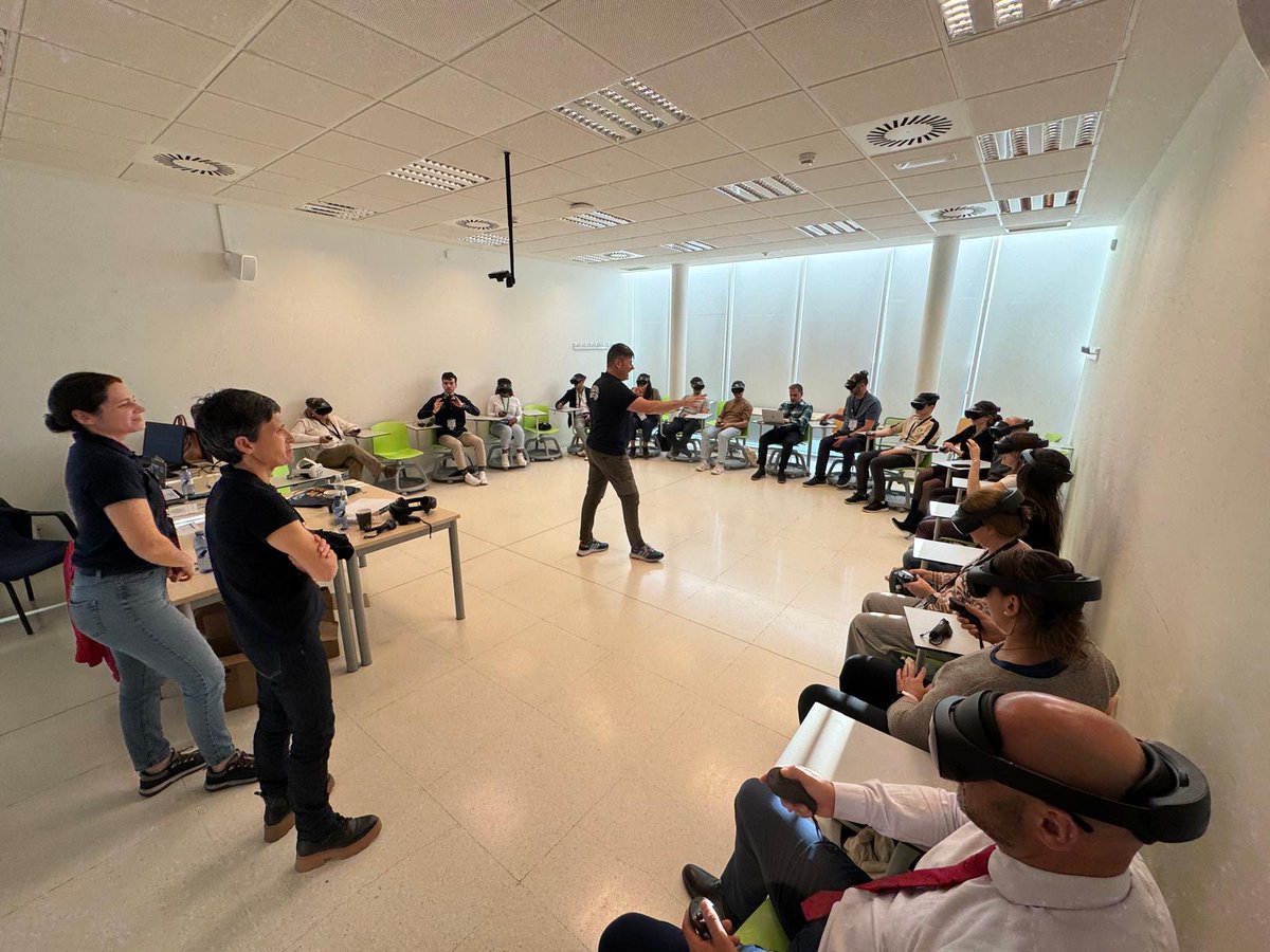 Facultad de Enfermería UCAM (@ucam_enfermeria) on Twitter photo 🧑🏫Docentes de la <a href="/UCAM/">UCAM Universidad</a> imparten un taller en #Sessep25 <a href="/Sessep_Esp/">SESSEP España</a>
🚑 Triaje START con Realidad Virtual
🚧🚗AMV Accidentes con Múltiples Víctimas
#simulacion #Universidad #Murcia 🧑🏫Docentes de la <a href="/UCAM/">UCAM Universidad</a> imparten un taller en #Sessep25 <a href="/Sessep_Esp/">SESSEP España</a>
🚑 Triaje START con Realidad Virtual
🚧🚗AMV Accidentes con Múltiples Víctimas
#simulacion #Universidad #Murcia