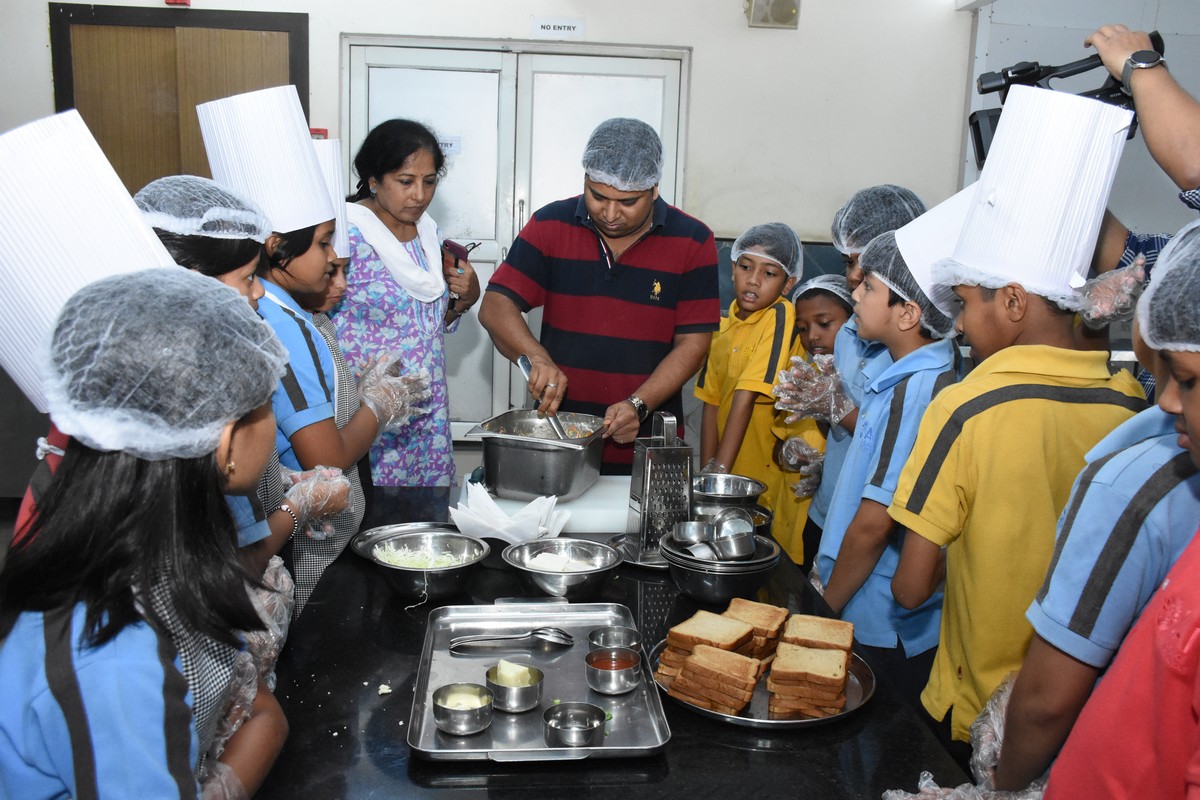 SAI_Edu_In's tweet image. The creative spirit flourished with Madhubani painting, music sessions, and fireless cooking, while senior students engaged in internship study sessions and exam prep.
#UnleashingPotential