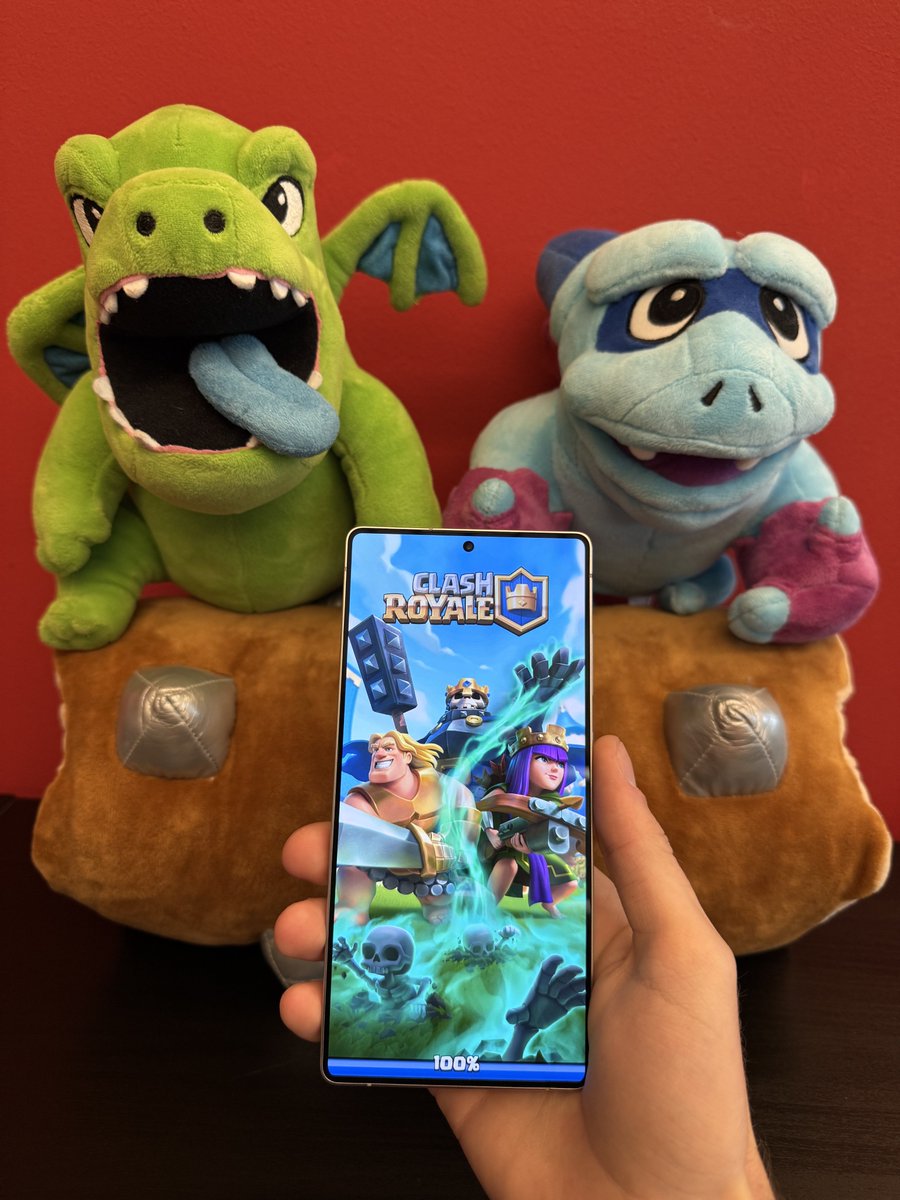 Get ready to elevate your mobile gaming with the all-new Samsung Galaxy S25 Ultra—the upgrade every gamer has been waiting for.

Powered by the ultra-fast Snapdragon 8 Elite chip and featuring a stunning 6.9” display, you'll enjoy sharper visuals, quicker reactions, and