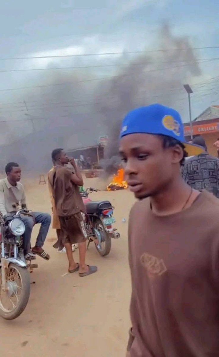 Please let’s ensure justice is served, he is one of the culprits of #Uromi16.

Please post his picture on your WhatsApp, Twitter, and Facebook; RT it and do everything you can to make sure he is known for his crimes.