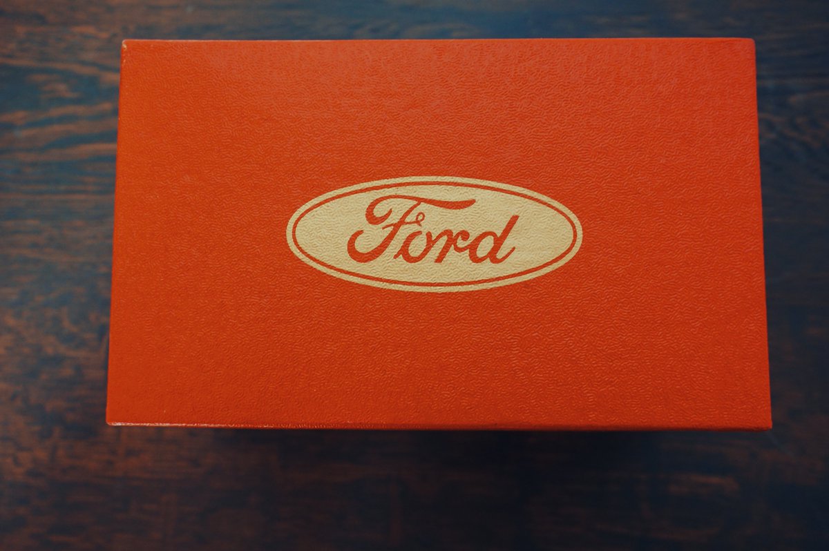 antique_sasaya's tweet image. 世界初の大量生産車、フォードモデルT型のガラスライター。未使用デッドストックです。
#FordModelT #VintageLighter