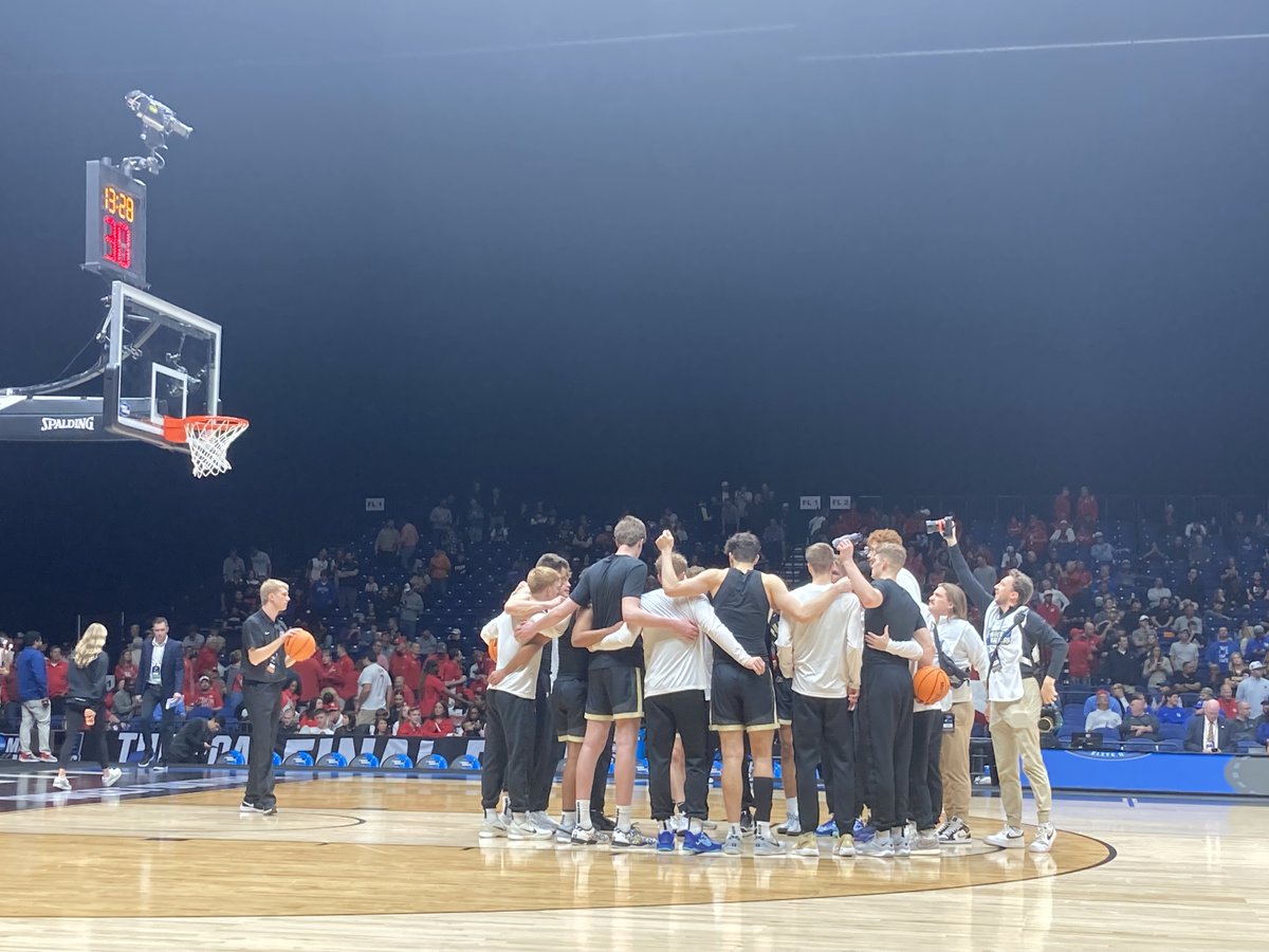 Purdue is warming up for their sweet sixteen contest vs. #1 seed Houston at Lucas Oil Stadium on March 28th.