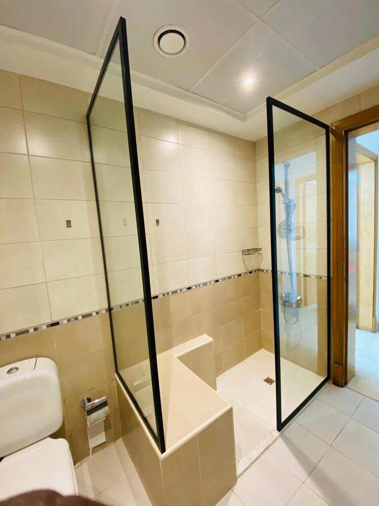 showerglassdxb's tweet photo. Shower screen with black profile for a better bathroom
Free Estimations on:
WhatsApp: +971-55-1908812
Website: https://t.co/FDQFVvHA69
#showerglassdxb #showerscreen #blackframe #Aesthetic #glasswork https://t.co/T9qUwUC8nQ