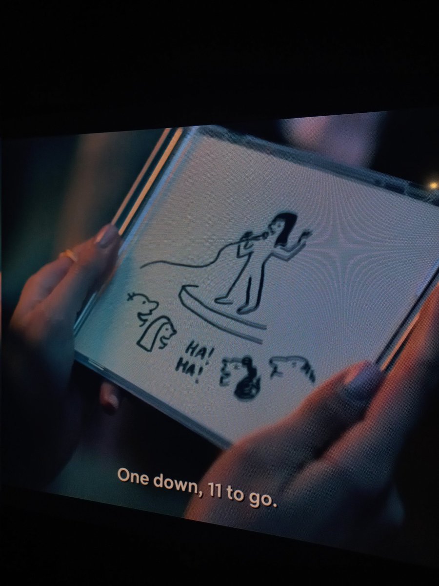 SamiraS84793422's tweet image. "Eu quero que viva uma vida plena, você tem que se tirar desse buraco que você está. 
Eu não vou estar aí pra te desenterrar, mas com certeza posso deixar uma pá."
(Nome: A lista da minha vida)

Esse filme é tão bonito , tem tantas camadas...acho que veio no momento certo!🤍