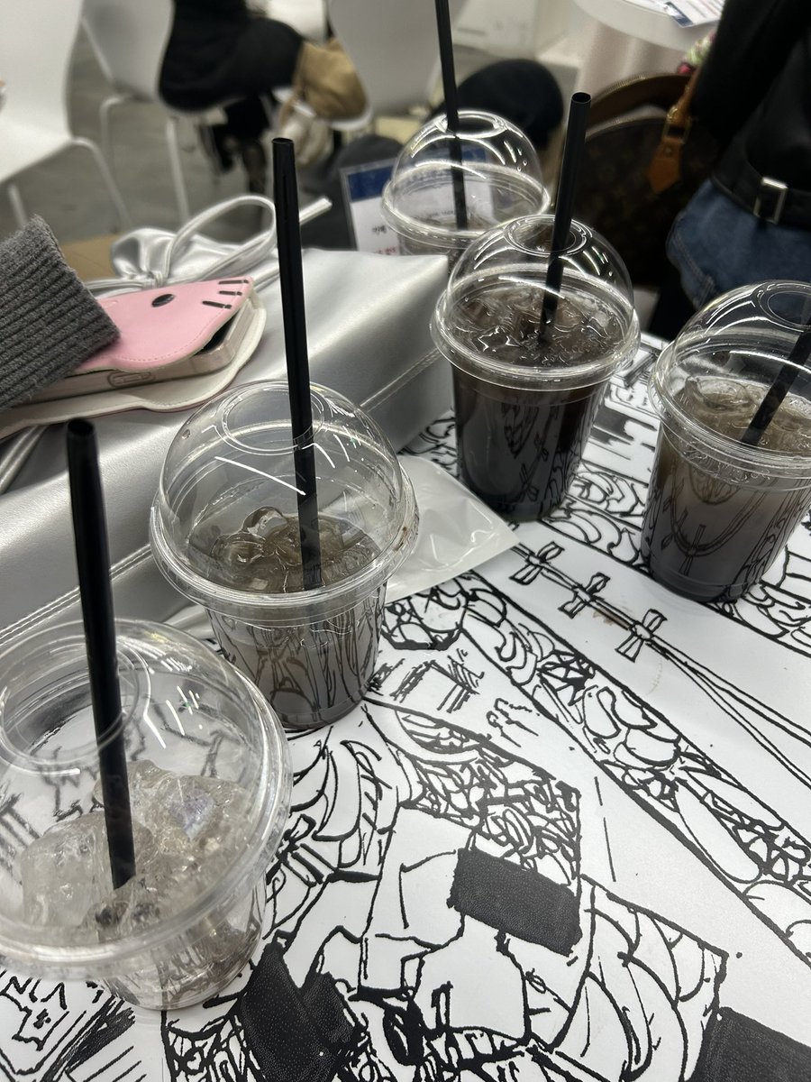 chuuingjjang's tweet photo. 잘다뇨갑니다
마탘도올만에보니조으네여ㅣㅛ https://t.co/3IcL1fv8Xa
