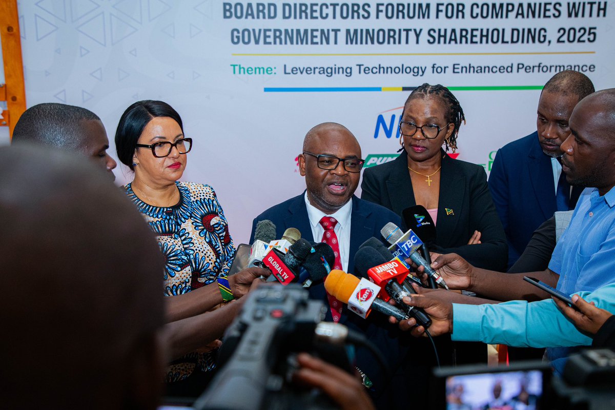 cornerstone_tz's tweet image. #ConferenceEvents

MKUTANO WA WAKURUGENZI WA BODI ZA KAMPUNI AMBAZO SERIKALI INA UMILIKI WA HISA CHACHE, 2025

@ofisi_ya_msajili_wa_hazina

#EventCoverage

Ijumaa, Tar. 28 March; Kibaha, Pwani. 

Ofisi ya Msajili wa Hazina imefanikiwa kufanya mkutano na wakurugenzi wa bodi za