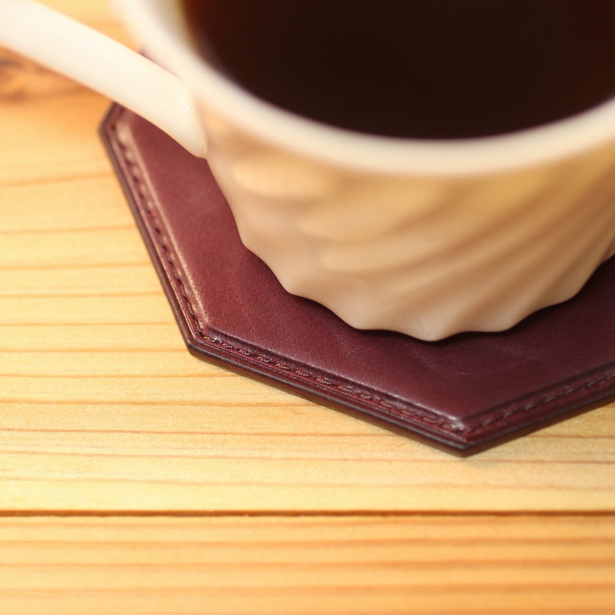 Sasa_leather's tweet photo. 漉かずに作るぷっくりコースターの型紙&amp;作り方手順書をダウンロード販売します！

型紙を使用した商用利用もOK！

手順書は写真付きです！

冷やかしでもいいので下記リンクから見てやってください🙇‍♀
https://t.co/OxqtMWnmlH

#レザークラフト
#型紙 https://t.co/D8DcmW4Txi