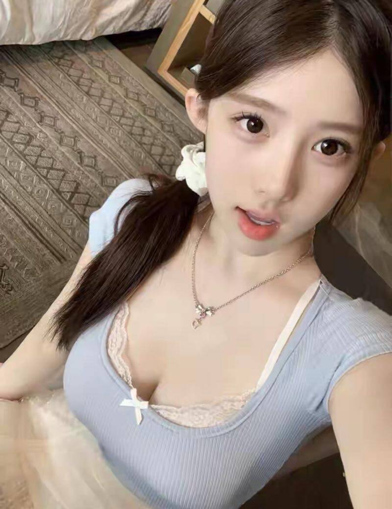 Aleksan31701197's tweet image. ⇨⇨⇨甜美小白🇰🇷 兼职在校艺术生
 165┊   ▸ 🐻 D  40kg
  ❤️真人真照  清纯无整
  ❤️配合度高 笑容甜美 骨架小
  ❤️硬5️⃣甜妹天花板  白瘦幼天花板
  ❤️皮肤白皙光滑吹弹可破 极易敏感多汁娃娃