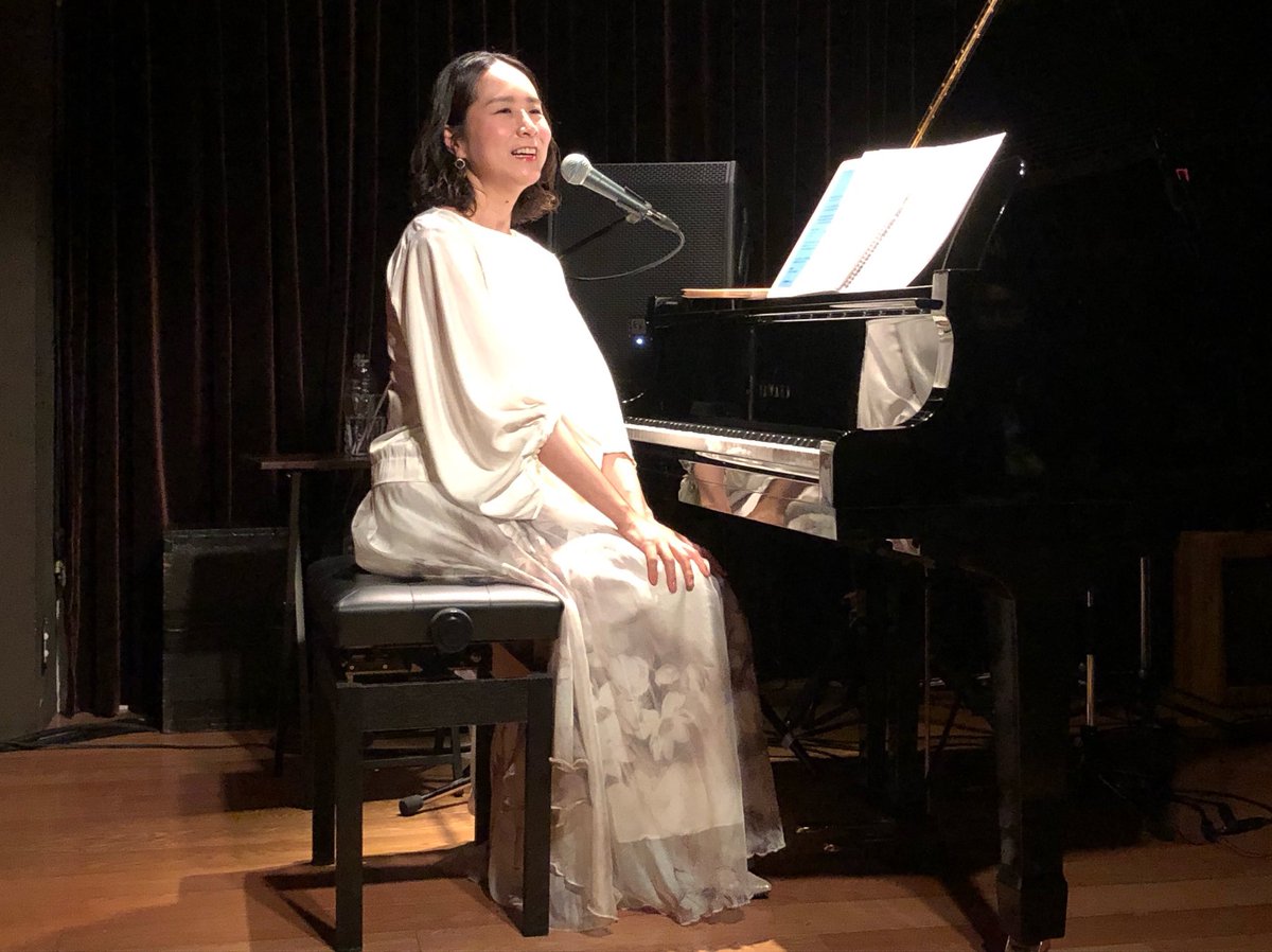 babolatrunner's tweet photo. シニアライフの推し活
大藤史さんの『眠れるピアノ弾き語り』2025 Spring Liveライブ。飯田橋駅から神楽坂を少し登り、"神楽坂むすびや"に立ち寄り、会場の『神楽坂天窓』に。心理カウンセラーのお話しや人形劇『神々の里』の劇中曲演奏等盛り沢山の構成で、こころ癒されました。
#大藤史 https://t.co/8qgm5y6HkP