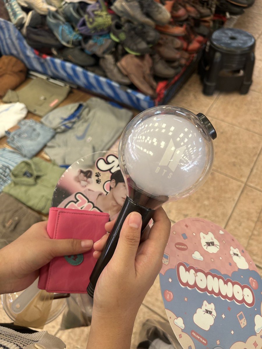 pxrmor_'s tweet photo. 10บาท กุ555555555555555 กุเจอมี่บอมบ์10บาท แท้ไหมไม่รู้แต่อยู่ในมือกุ😌😌 https://t.co/oe6XeoPaYY
