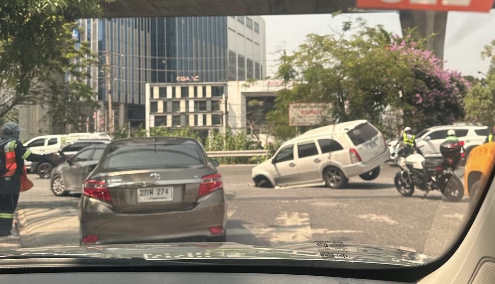 Jon Russell (@jonrussell) on Twitter photo Now comes the Bangkok road problems after the earthquake Now comes the Bangkok road problems after the earthquake