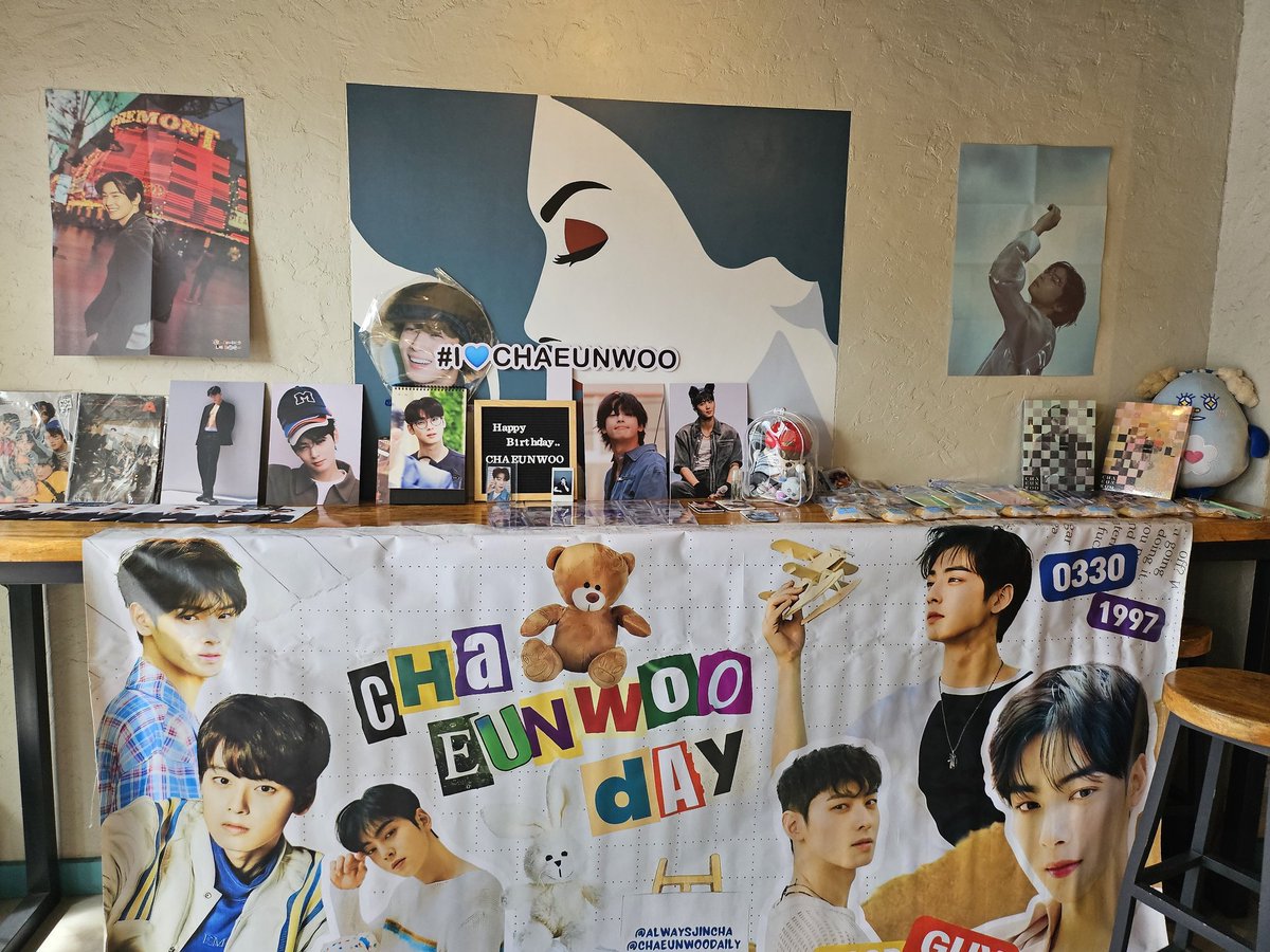 Birthday celebration for Eun Woo 💙 💫#comeintomystarlight
<a href="/alwaysJinCha/">✨ᗩᒪᗯᗩYՏwithᒍIᑎᑕᕼᗩ✨</a> 
<a href="/offclASTRO/">ASTRO 아스트로</a>