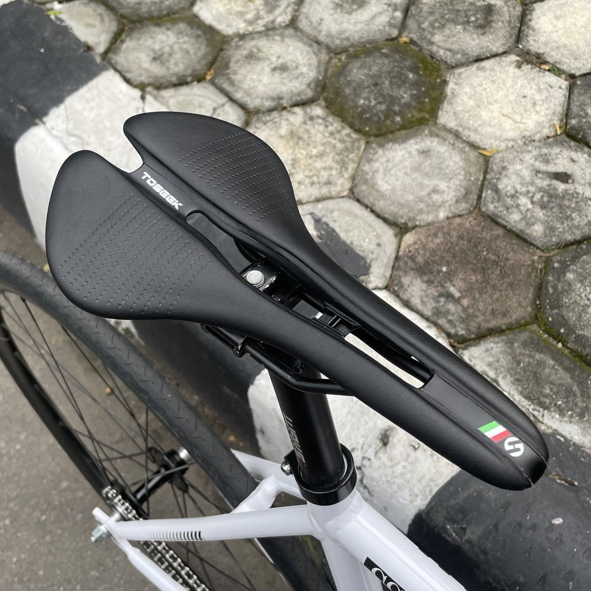 i hate monday tweet media