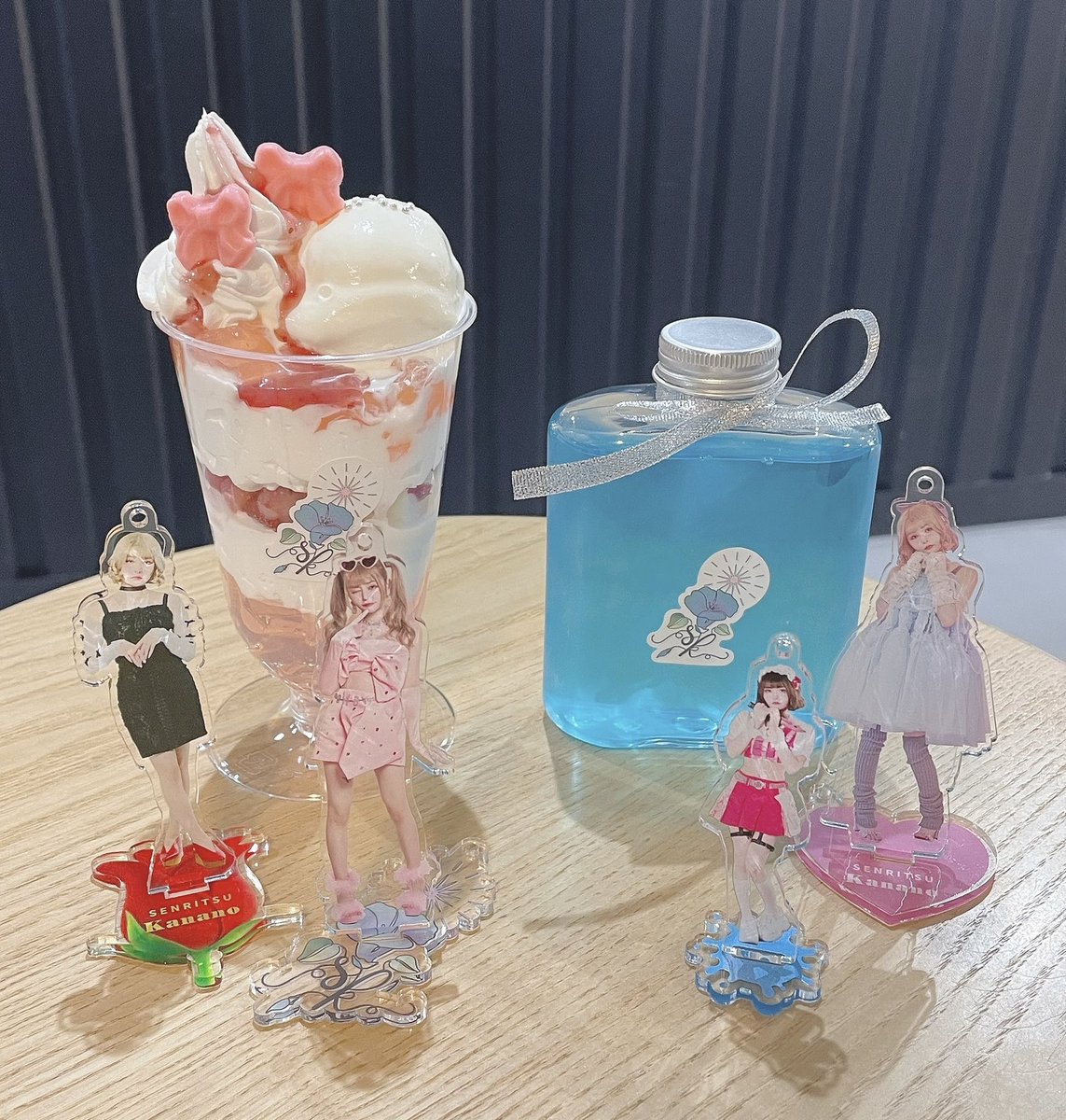 pinkshampoo2525's tweet photo. 久しぶりにかなのちゃんのオタクしてきました🎀
かなのちゃんがライト当てると可愛いと言っていたので3枚目はフラッシュで撮ってみました♡かわいい🩵
#戦慄かなの https://t.co/ixZ6Fi37Mq