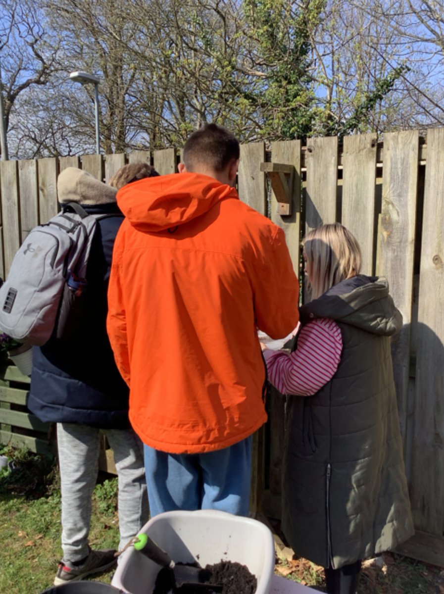 We’ve had lots of visiting wildlife this Spring, and students have done a great job making sure the bird feeders are well stocked for any birds taking a break on our campus!

#ALN #Education #SEN