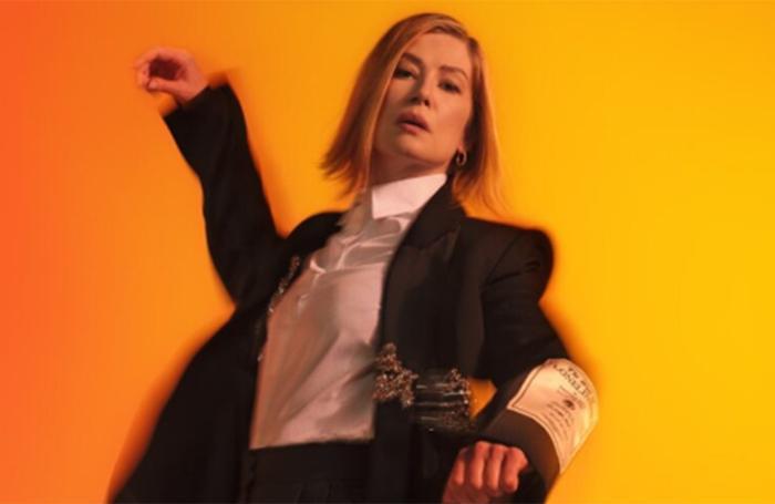 The Stage (@thestage) on Twitter photo ICYMI: Rosamund Pike’s lead performance in the world premiere of Prima Facie writer <a href="/SuzieMillerWrtr/">Suzie Miller</a>’s latest play will be broadcast live on September 4 👇 thestage.co.uk/news/productio… ICYMI: Rosamund Pike’s lead performance in the world premiere of Prima Facie writer <a href="/SuzieMillerWrtr/">Suzie Miller</a>’s latest play will be broadcast live on September 4 👇 thestage.co.uk/news/productio…