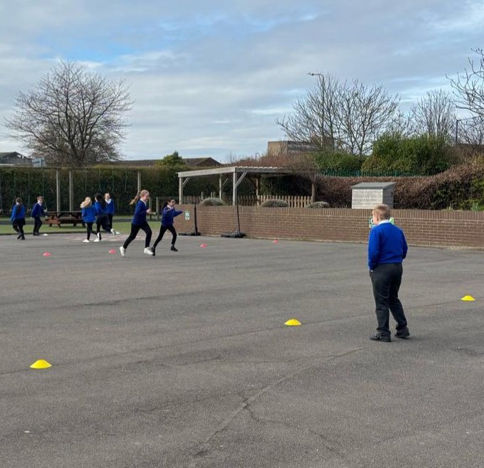 DeltaStrand's tweet photo. Year 4 and 5 enjoyed their session with PE specialist Owen Denovan this week!
A fast-paced and fun way to start the morning is just what they needed. @DeltaStrand @NELINCSSSP @HMSDragon23 @YourSchoolGames #Active @StrandHMSQE #PrimarySteps https://t.co/TI1m4bo8kZ