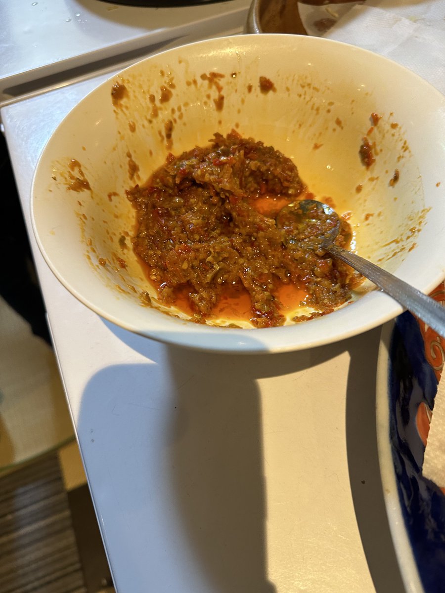 nanzosaku's tweet photo. ボクハラマダンシテナイノニ
イッショニナランデゴハンヲタベサセテモライマシタ
インドネシアジンハ
ミンナヤサシイデス
アカイカライノハ
サンバルトイイマス
オイシイダッタデス https://t.co/aoKwZTMScC