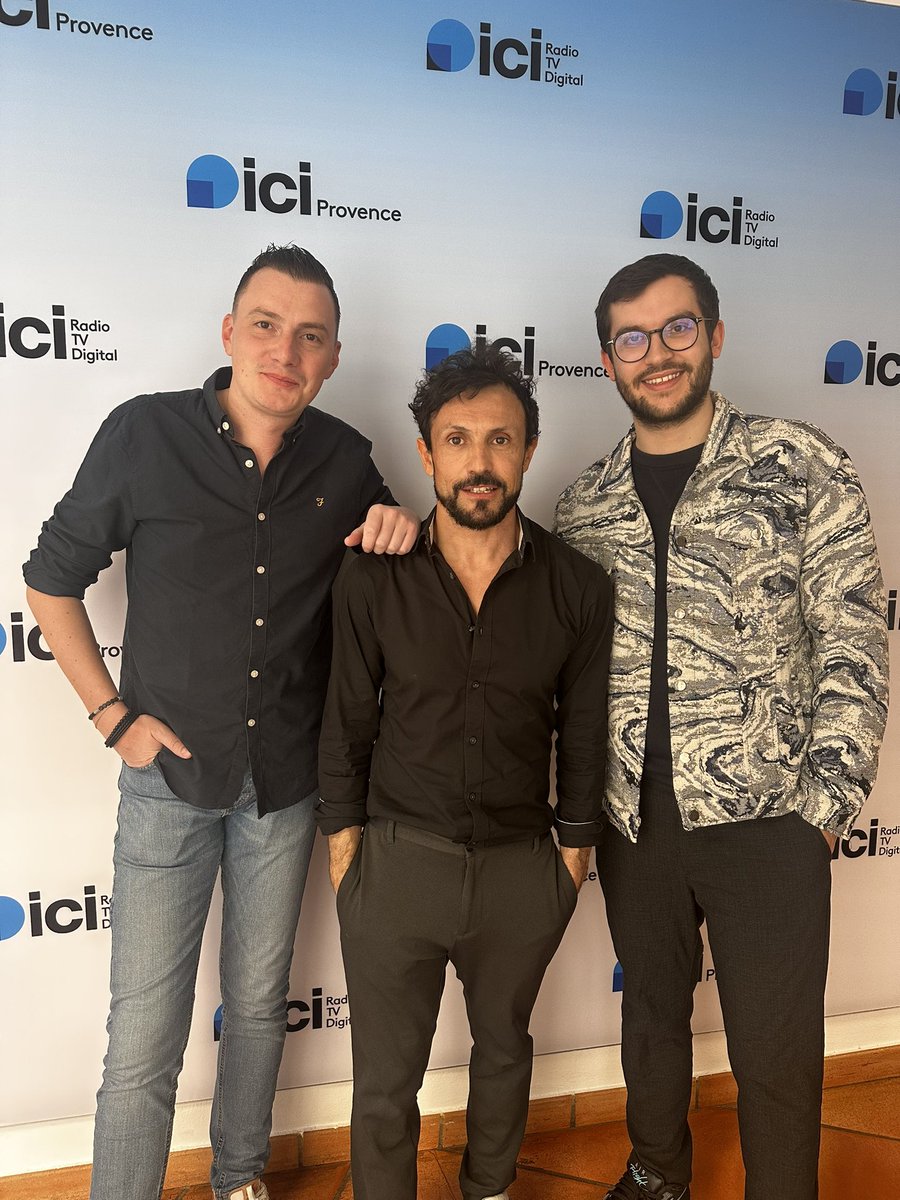 Nicolas Malaboeuf (@nmalaboeuf) on Twitter photo 🔵 RDV en direct dès midi sur <a href="/ici_officiel/">ici</a> depuis <a href="/ici_provence/">ici Provence</a> à Aix-en-Provence pour #WillyVientDéjeunerChezVous ! ☺️ #WVDCV <a href="/Willy_Rovelli/">Willy Rovelli (Pastille bleue)</a> <a href="/Fabien_Emo/">Fabien Emo</a> 🔵 RDV en direct dès midi sur <a href="/ici_officiel/">ici</a> depuis <a href="/ici_provence/">ici Provence</a> à Aix-en-Provence pour #WillyVientDéjeunerChezVous ! ☺️ #WVDCV <a href="/Willy_Rovelli/">Willy Rovelli (Pastille bleue)</a> <a href="/Fabien_Emo/">Fabien Emo</a>