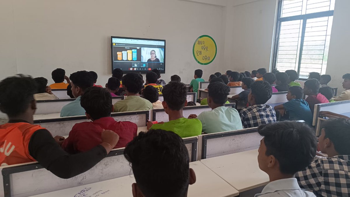 model_odisha's tweet image. Students &amp;amp; teachers of EMRS, Kalamati participated in virtual training sessions by GlobalHunt Foundation, enhancing adolescent development &amp;amp; learning. A step towards informed and empowered youth! #Education #Adolescents #VirtualLearning #EMRS #GlobalHuntFoundation