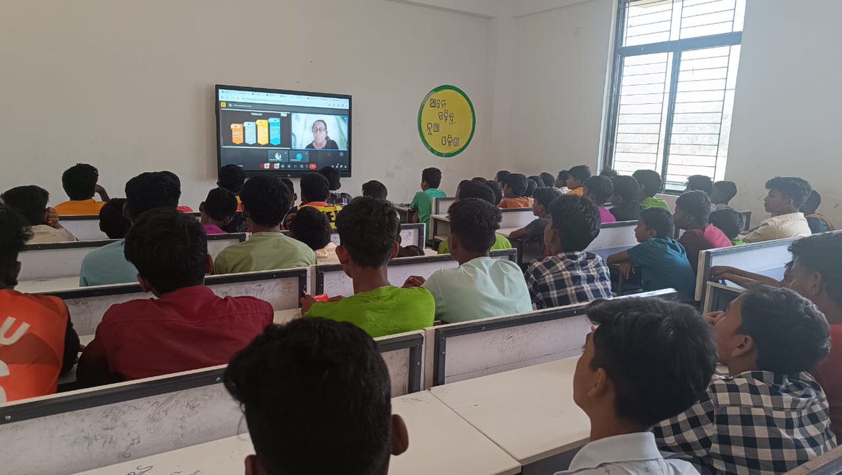 model_odisha's tweet image. Students &amp;amp; teachers of EMRS, Kalamati participated in virtual training sessions by GlobalHunt Foundation, enhancing adolescent development &amp;amp; learning. A step towards informed and empowered youth! #Education #Adolescents #VirtualLearning #EMRS #GlobalHuntFoundation