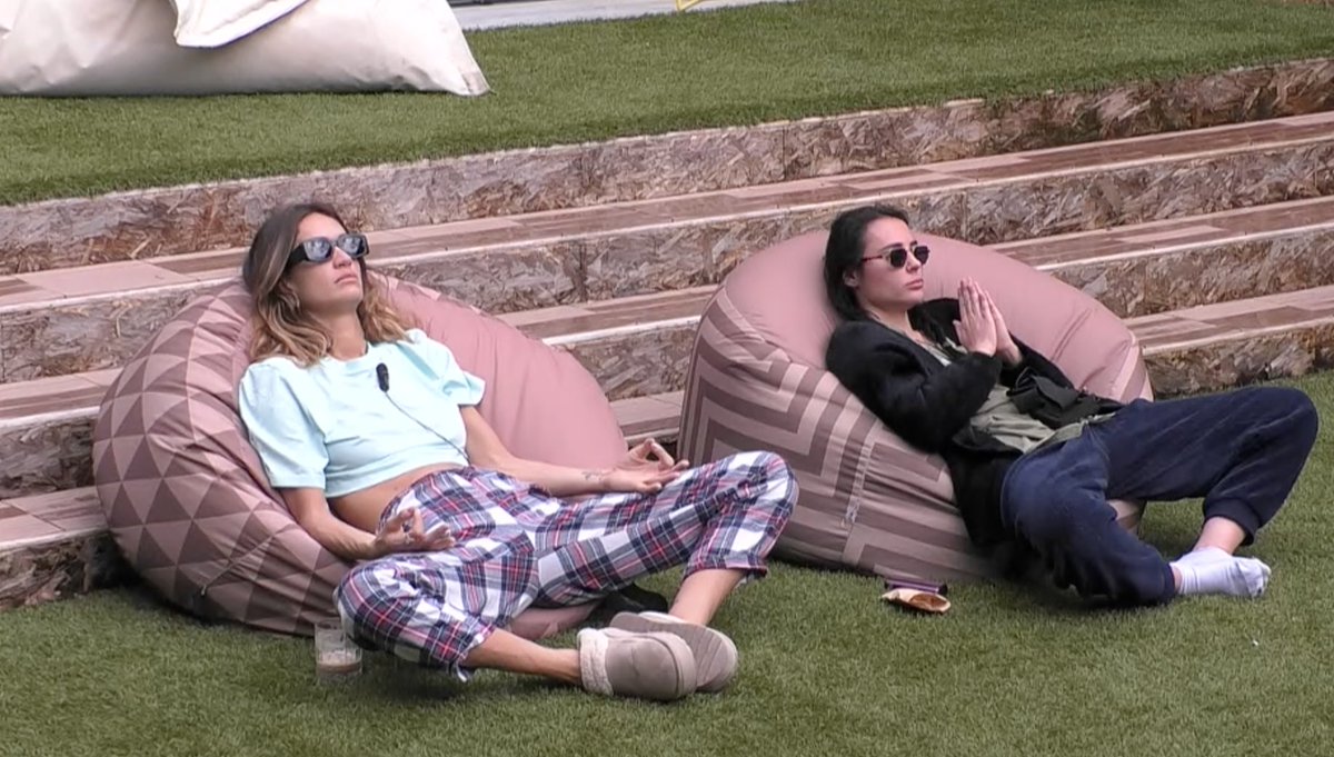 I pazienti della clinica in un momento di pazienza 

#grandefratello #heleners #tommavi