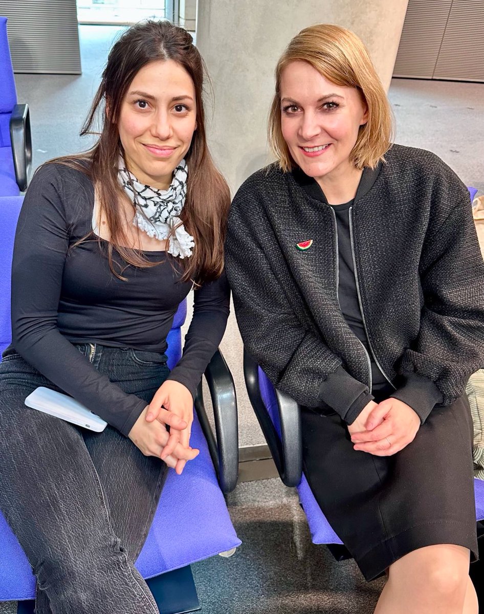 Ich vermisse die #Linke von echten Linken wie Petra Pau und Klaus Lederer. Die Linke ist keine Alternative mehr für Menschen, die solidarisch mit jüdischem Leben im Nahen Osten sind.
Die Linke ist keine Alternative für Menschen, die jeden #Antisemitismus ablehnen, egal von wem.