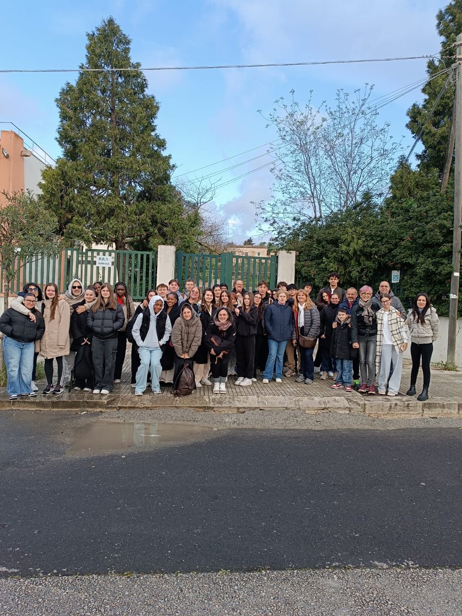Lycée Porte Oceane tweet media