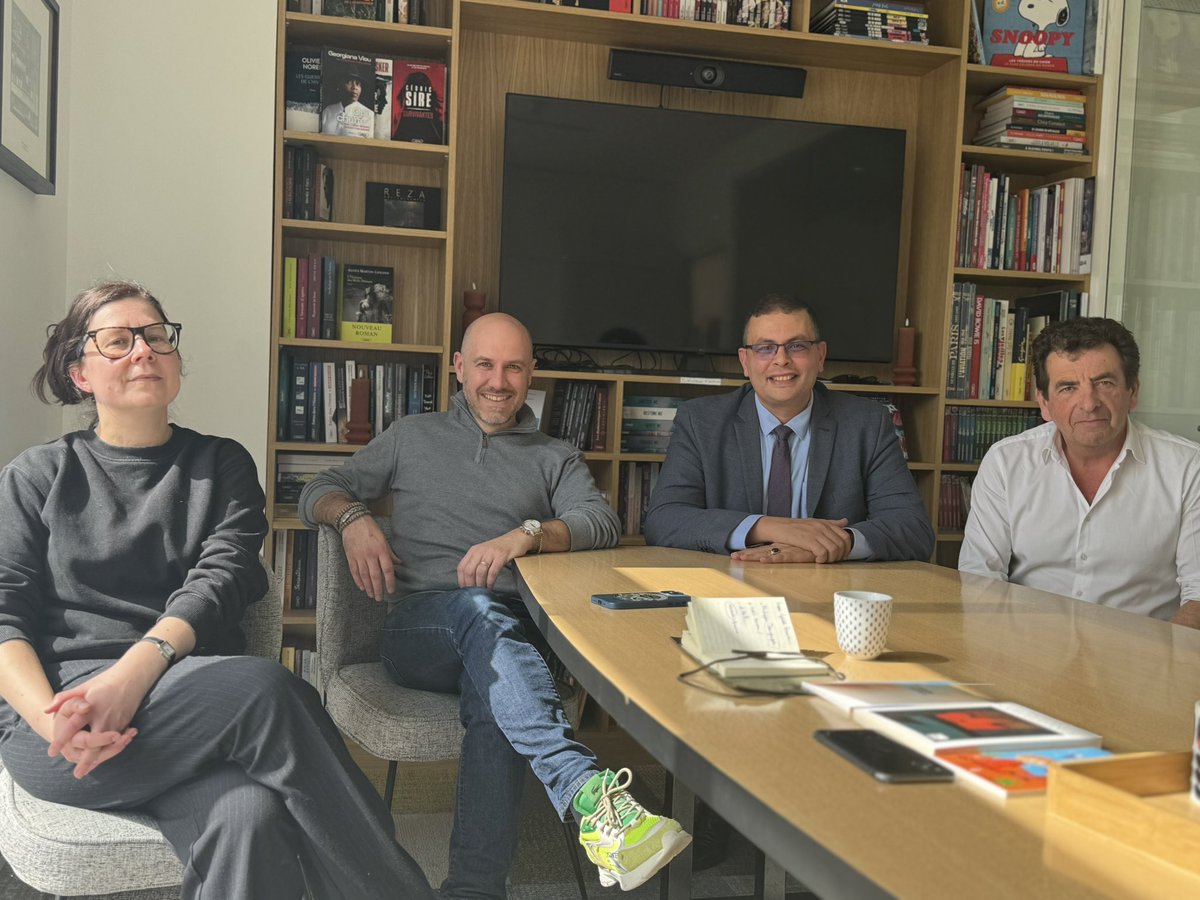 Aziz Senni (@azizsenni) on Twitter photo C'est signé !
Sortie de mon prochain livre en OCTOBRE 2025 aux éditions <a href="/michellafon/">Editions Michel Lafon</a> C'est signé !
Sortie de mon prochain livre en OCTOBRE 2025 aux éditions <a href="/michellafon/">Editions Michel Lafon</a>