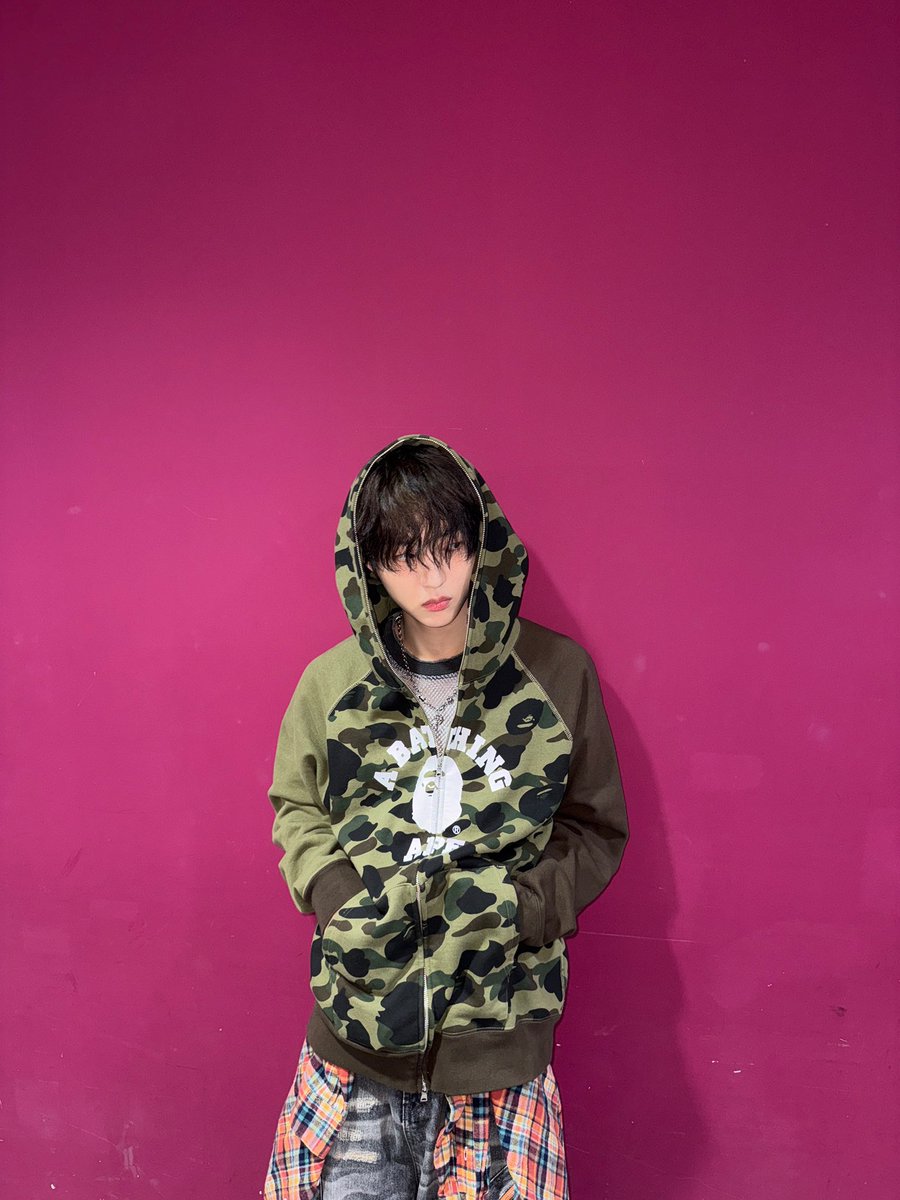 아 음중 진짜 왜이리 예쁘냐고😎
  
#TNX 
#은휘 #HWI