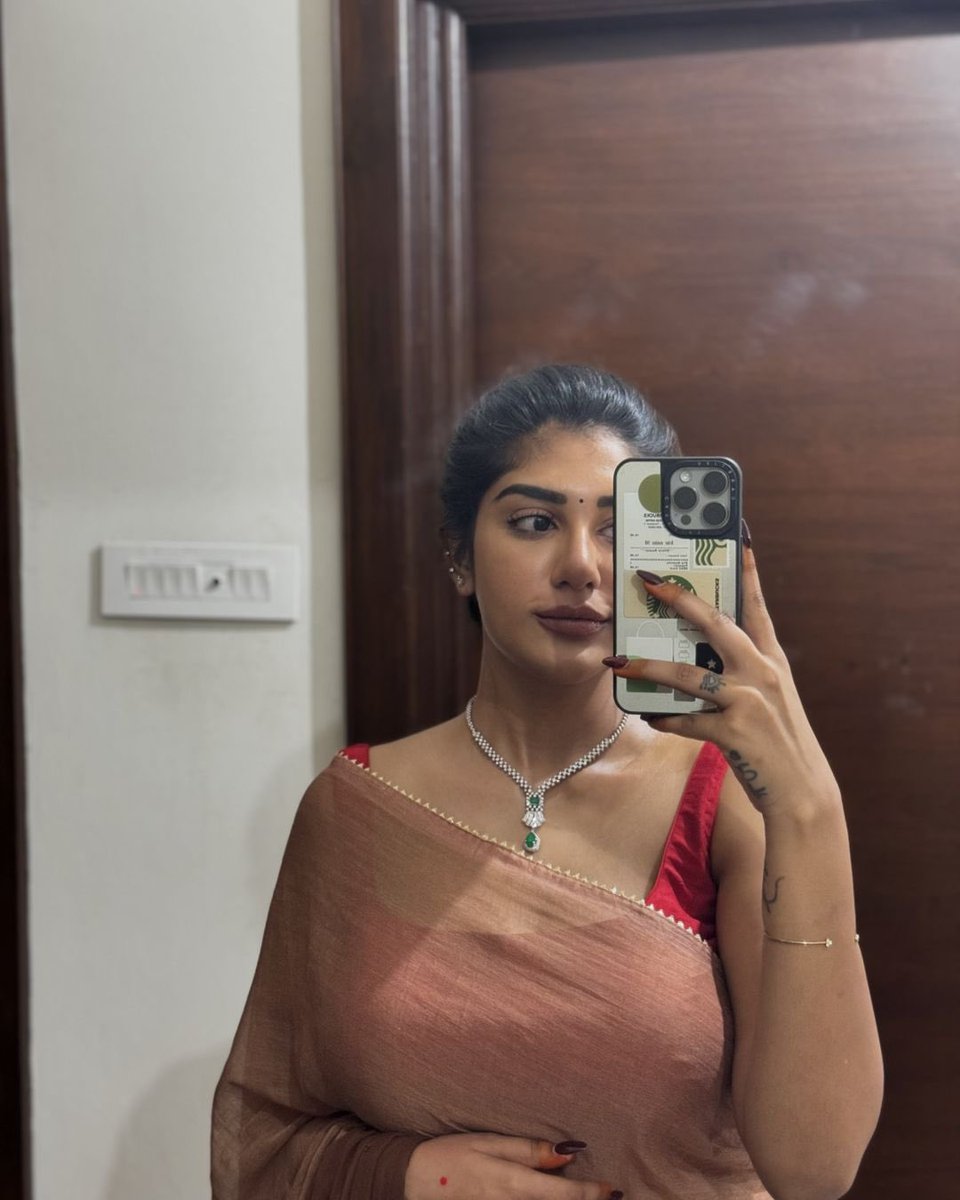 the_alphadick's tweet photo. Ahhh suprithaaaa….edging hard for you suprithaa..huge load is waiting but taking one more green and edging you more and gonna blast a thick load. Ahhh your aroma…the smell of panties…ahhhhhhhhhhhhhhhhhh https://t.co/gaJolYiS3d