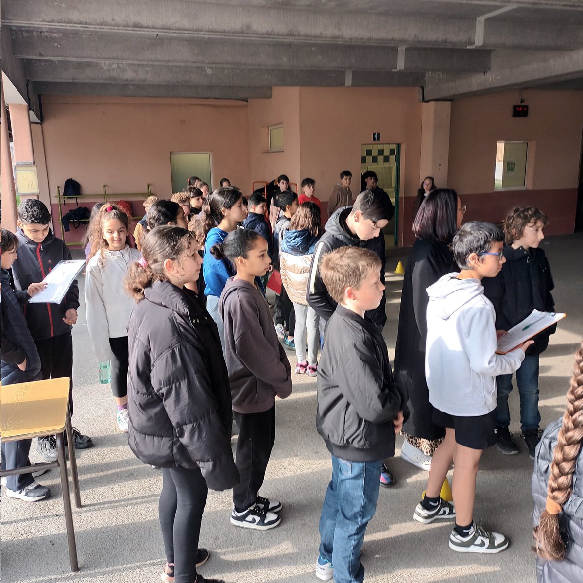 Journée d’immersion des CM2: une visite qui permet aux élèves de  se familiariser avec les lieux et les personnels.Course d'orientation,cours avec les autres élèves, cours d'allemand de latin et de sciences, rencontre avec le CPE et l'infirmière.👏 à tous les personnels.<a href="/dsden32/">DSDEN32</a>