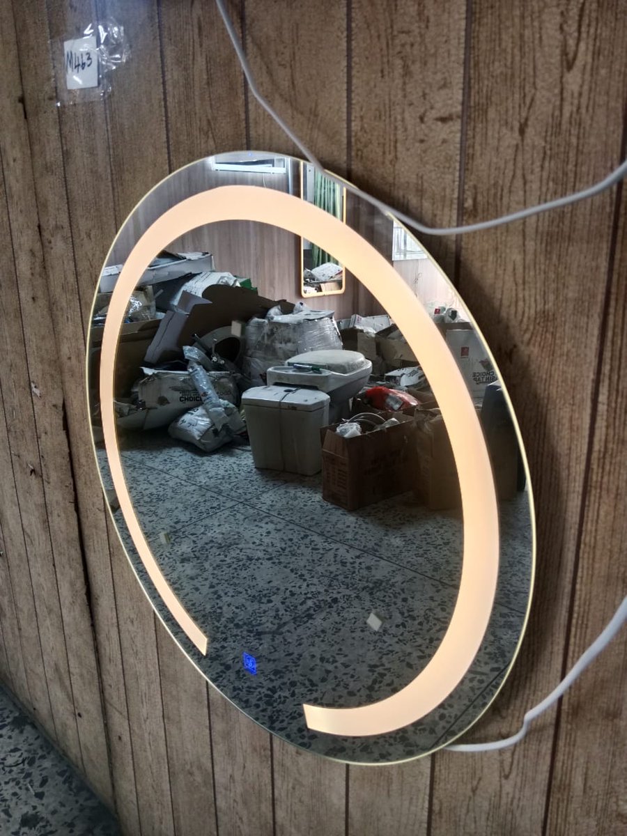Zeph0330's tweet image. LED MIRROR LIGHT 
It&apos;s suitable for bathroom, dinning and bedroom